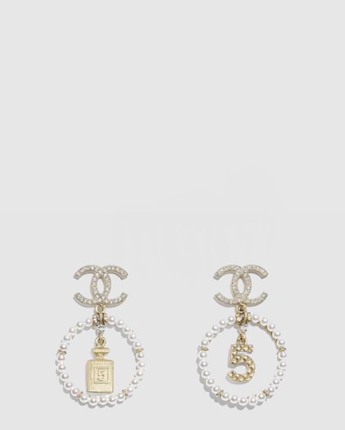 [CHANEL-샤넬]펄리 화이트 & 크리스탈 귀걸이 AB3078