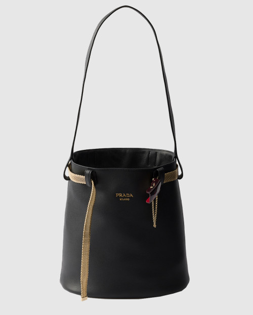 [PRADA-프라다]주얼리 벨트가 달린 가죽 프라다 버클 버킷백 1BE085